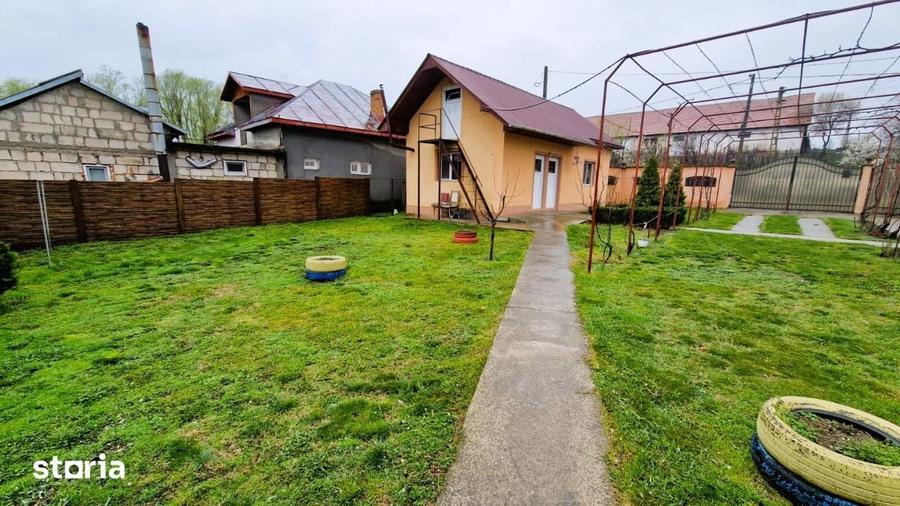 Casă cu 5 camere cu Teren 1500 Mp în Valea Mare