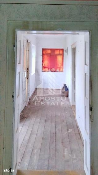 Casă cu 4 camere cu Teren 1079 Mp în Vârfurile