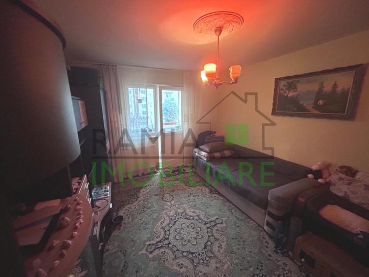 Apartament cu 2 camere semidecomandat în Noua