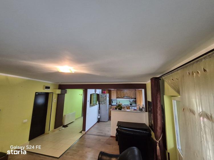 Apartament cu 4 camere decomandat în Calea Romanului
