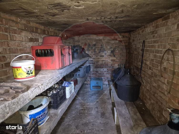 Casă cu 4 camere în Nănești