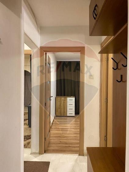 Apartament cu 3 camere decomandat, mobilat în Alfa