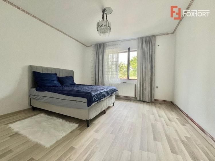 Casă individuală cu 3 camere cu Canalizare în Ghiroda