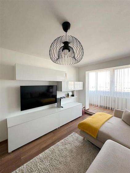 Apartament cu 3 camere decomandat în Dacia