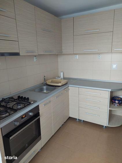 Apartament cu 3 camere decomandat în Cetate