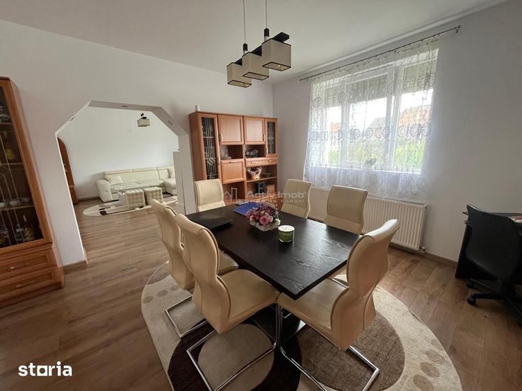 Casă cu 4 camere cu Teren 200 Mp în Central