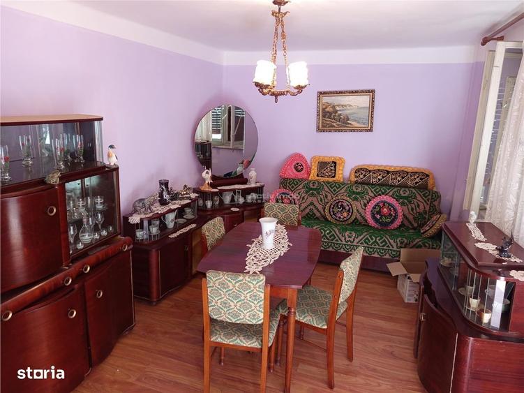 Ciclova, Casa 10 Incaperi, pt 2 Familii, 1439mp Teren - 1
