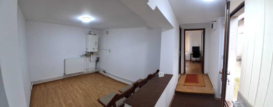 Casă cu 4 camere decomandat în Tufeni