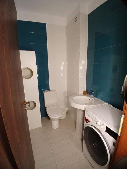 Apartament cu 3 camere decomandat în Metalurgiei