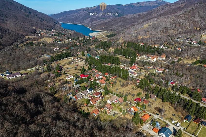 Teren de 738 mp, în Poiana