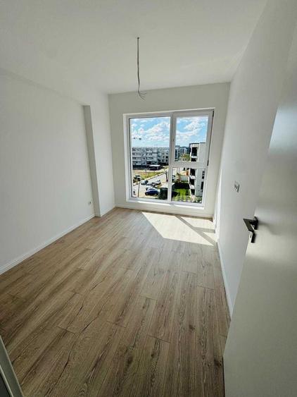Apartament cu 3 camere decomandat în Titan