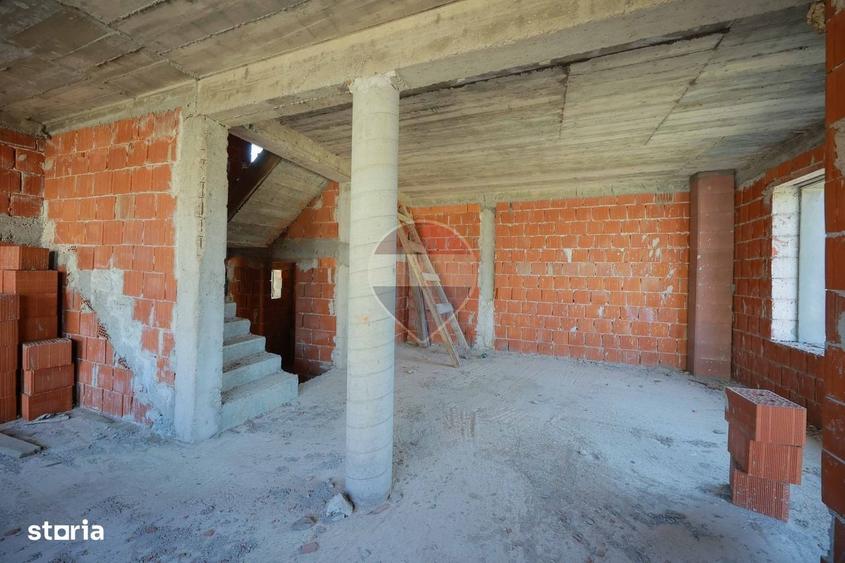 Casă cu 4 camere cu Teren 161 Mp în Central