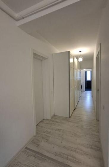 Apartament cu 3 camere decomandat în Ștefănești