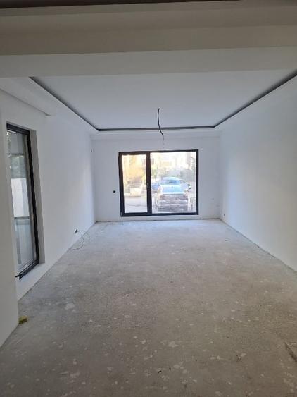 Duplex cu 4 camere cu Canalizare în Ostratu