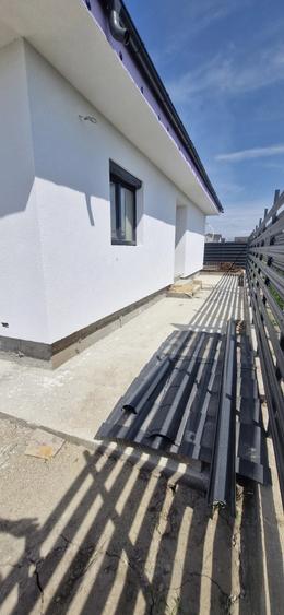 Casă cu 3 camere cu Teren 385 Mp în Central
