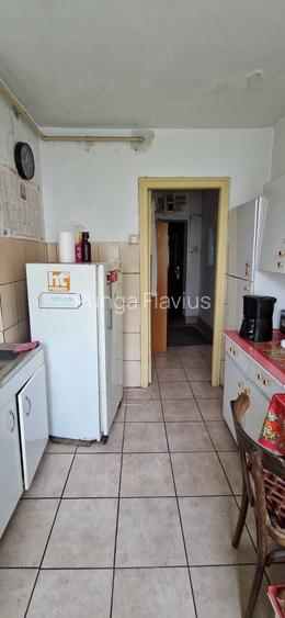 Apartament 3 camere, etaj 2 | Constructie caramida + Boxa pe palier B-dul Saturn (vis-a-vis de Orizont 3000)