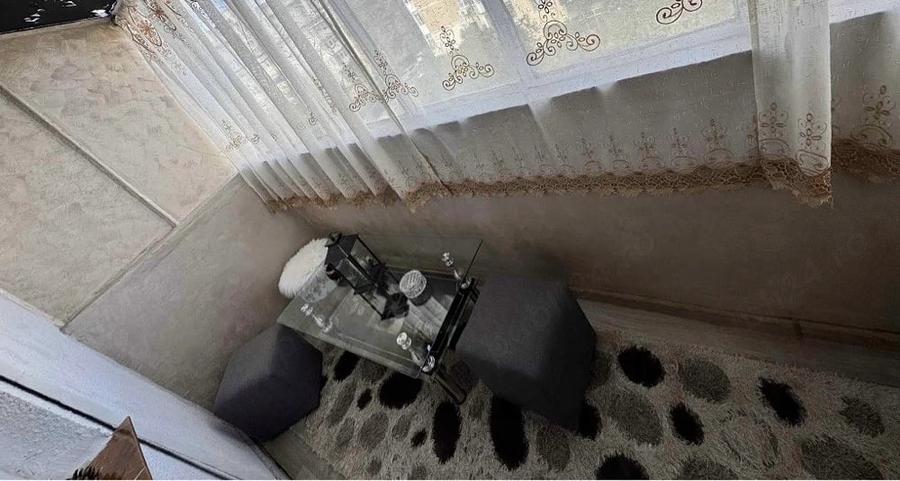 Apartament cu 2 camere decomandat în Rovine