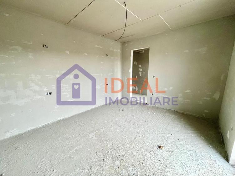 Duplex cu 4 camere cu Canalizare în Mohu