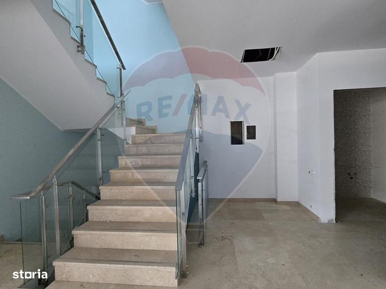 Spațiu comercial, de 1,300 mp, în Sud