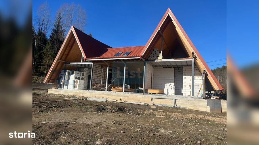 Casă cu 5 camere cu Teren 673 Mp în Tulnici