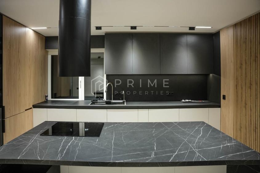 Penthouse cu 3 camere decomandat în Unirii