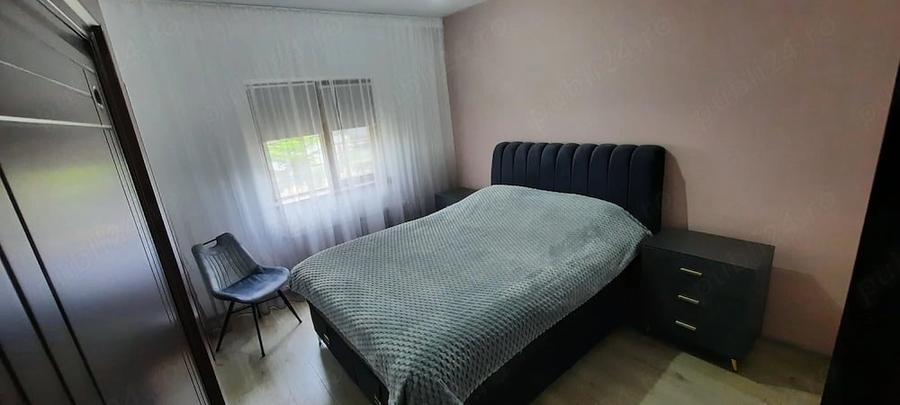 Apartament cu 4 camere decomandat în Cioplea