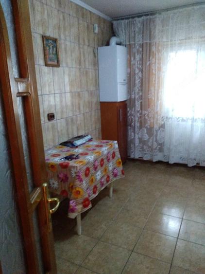 Apartament cu 3 camere decomandat în Burdujeni