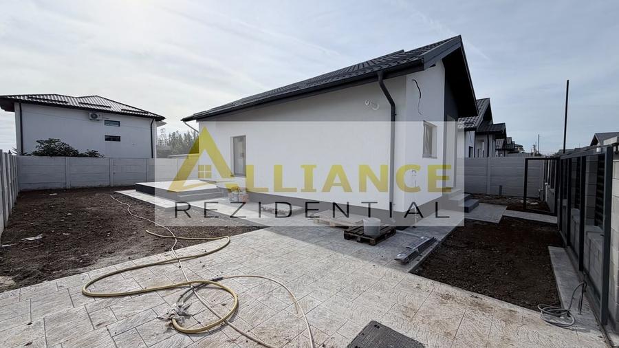 Casă individuală cu 4 camere cu Canalizare în Berceni