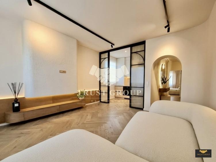 Apartament cu 3 camere decomandat, mobilat în P-ța Unirii