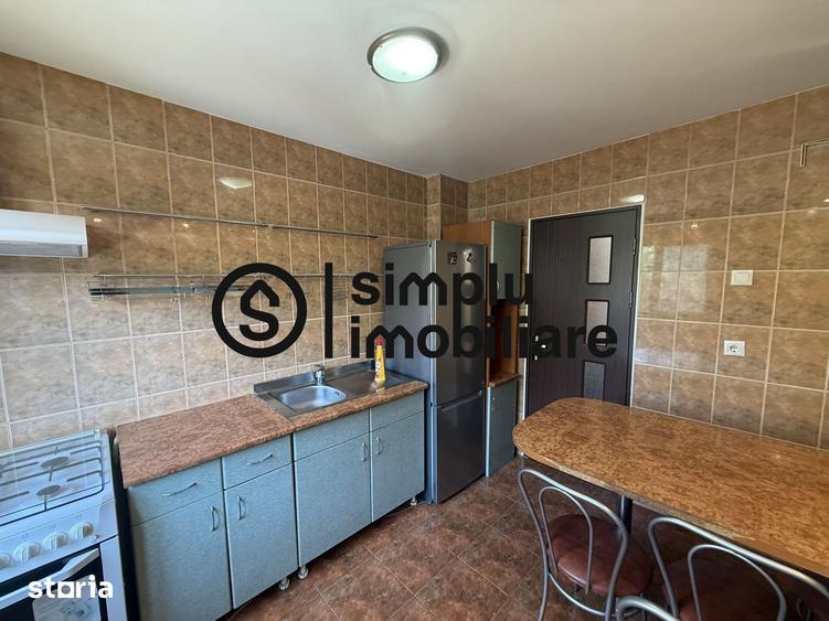 Apartament cu 3 camere semidecomandat în Brazda lui Novac