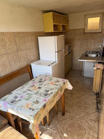 Casă cu 7 camere cu Teren 363 Mp în Central