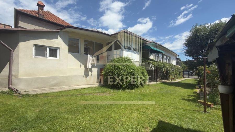 Casă cu 5 camere cu Teren 456 Mp în Ultracentral