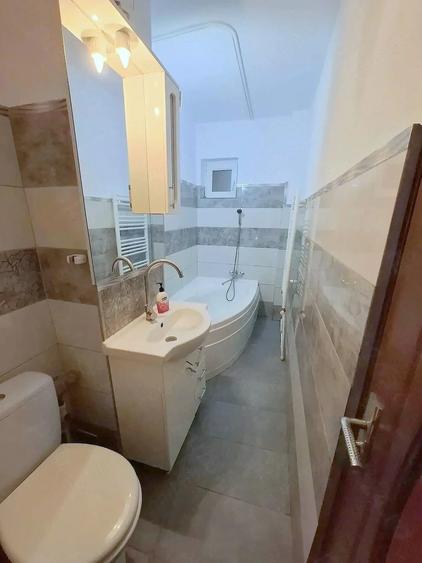 Apartament cu 2 camere decomandat în Micro 18