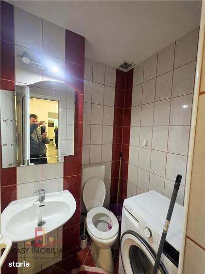 Apartament cu 3 camere decomandat în Livezeni