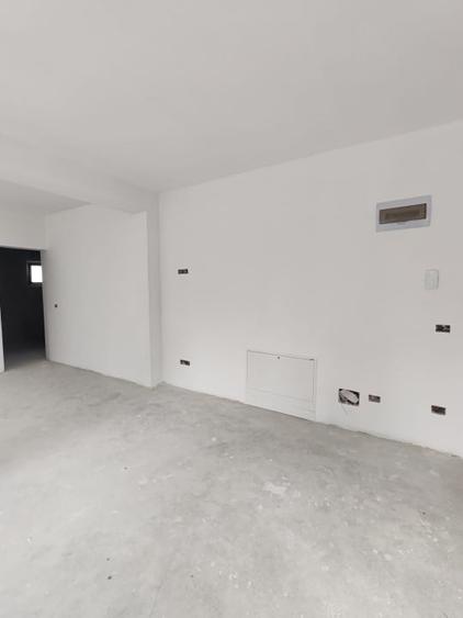 Apartament cu 2 camere semidecomandat în Nord-Est