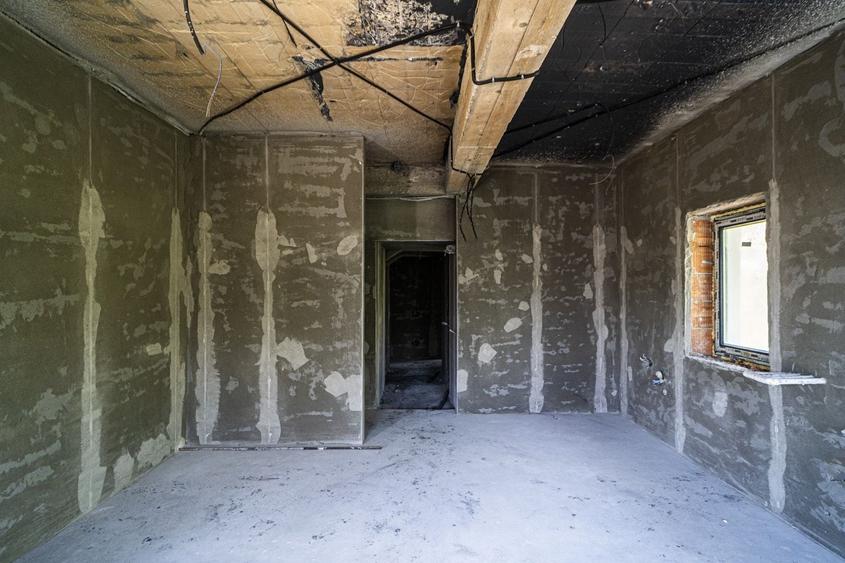 Apartament cu 3 camere semidecomandat în Militari