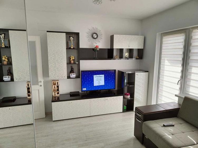 Apartament cu 2 camere decomandat în Miroslava