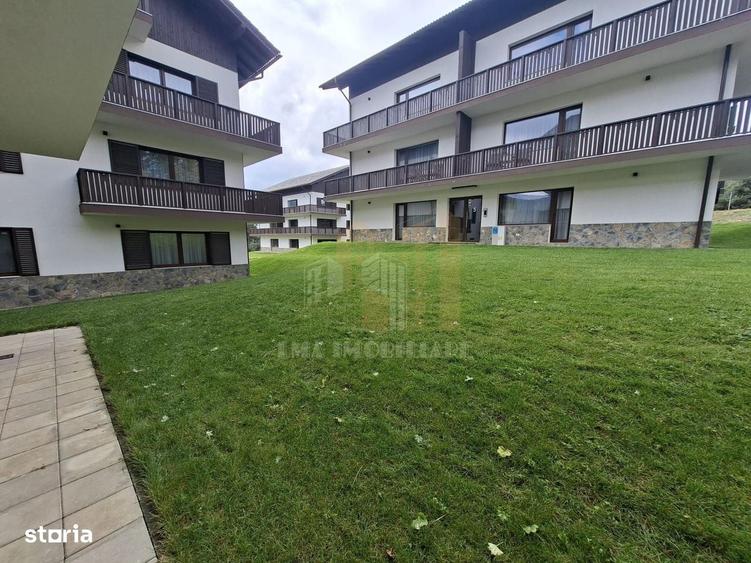 Apartament cu 2 camere decomandat în Poiana Brașov