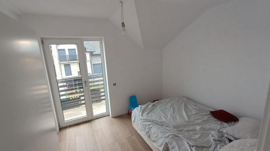 Casă cu 4 camere în Aroneanu