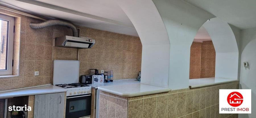 Casă cu 4 camere în Vulcan