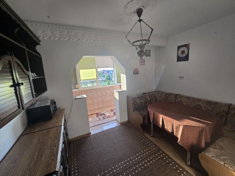 Apartament cu 3 camere decomandat în Nufărul