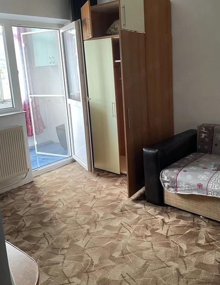 Garsonieră decomandată în Central