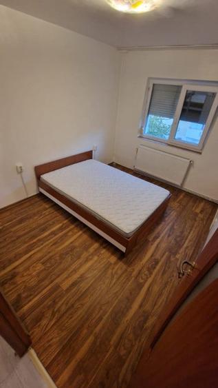 Apartament cu 3 camere decomandat în Galata