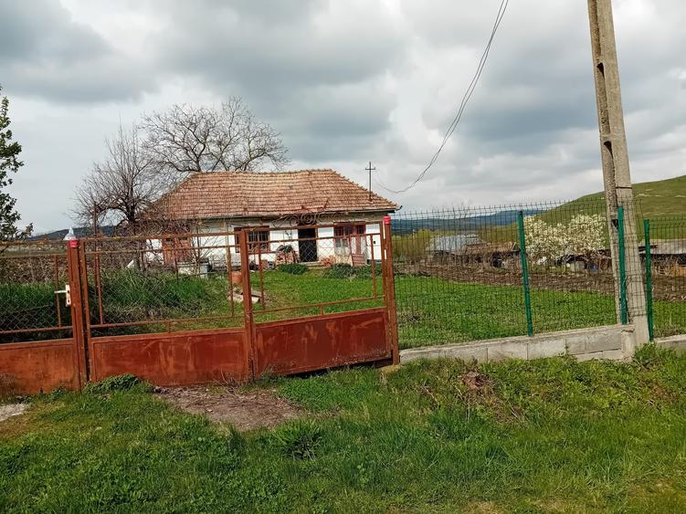 Casă individuală cu 2 camere cu Canalizare în Frata