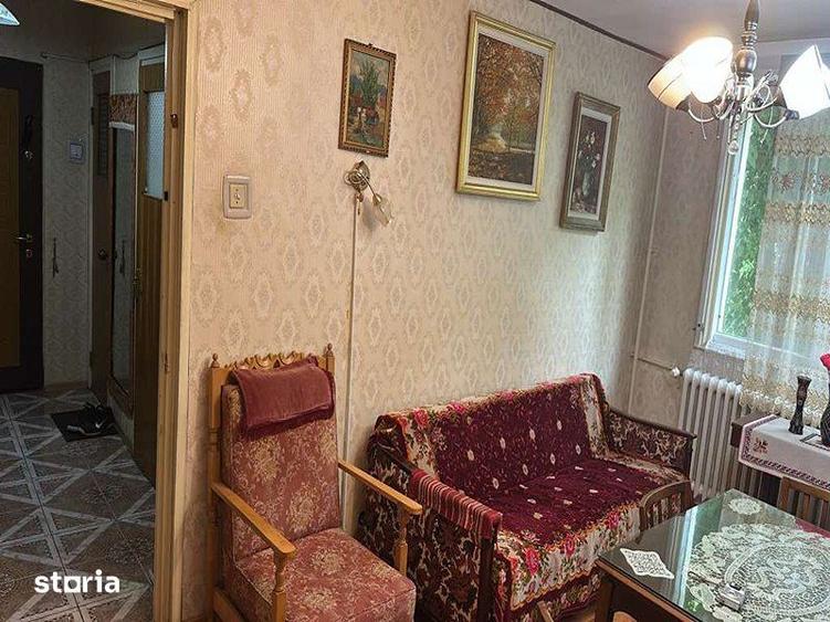 Apartament cu 4 camere decomandat în Berceni