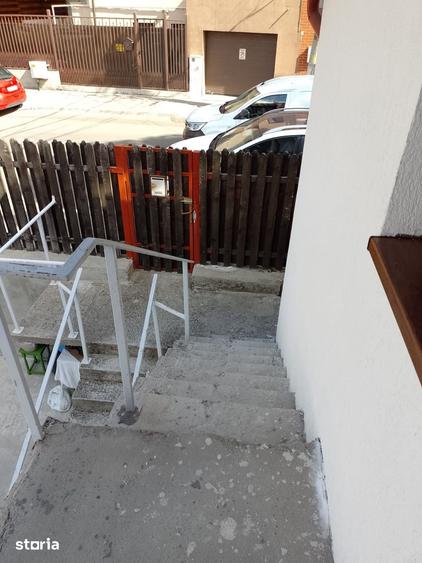 Casă cu 4 camere cu Teren 150 Mp în Vitan
