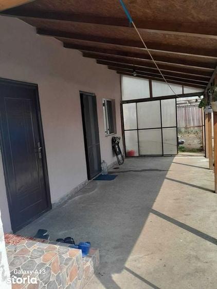 Casă cu 4 camere cu Teren 150 Mp în Cornești