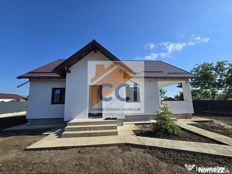 Casă cu 3 camere cu Teren 590 Mp în Sărata