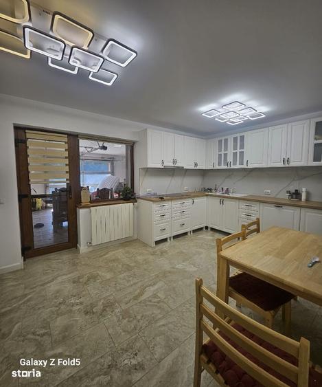Casă cu 4 camere în Cihei