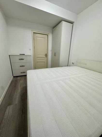 Apartament cu 3 camere decomandat în Bucșinescu
